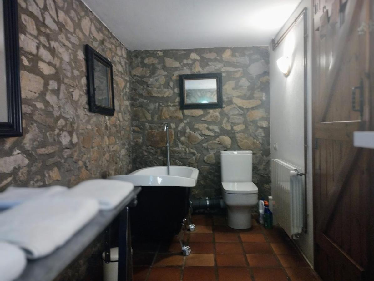 Hostal La Vall サント・パウ・デ・セゴリアス エクステリア 写真